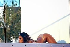 Голая попка Рианны на фотосессии в Голливуде фото #12
