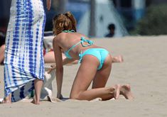 АннаЛинн МакКорд загорает на пляже в Лос-Анджелесе фото #33