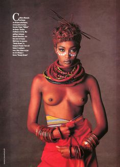 Голые сиськи Наоми Кэмпбелл в журнале Vogue фото #1