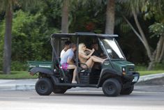 Возбуждающая Леди Гага в бикини на Багамских Островах фото #13