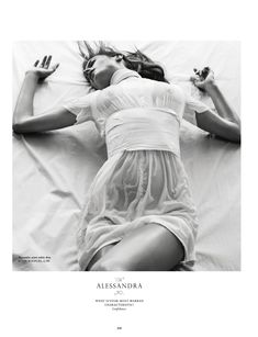Соски Алессандры Амбросио в мокром платье в журнале Love фото #1