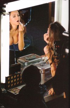 Эротичная Адриана Лима для Victoria's Secret фото #3