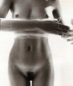 Полностью голая Адриана Лима для журнала Marie Claire фото #2