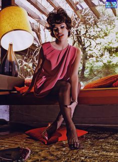 Голая грудь Евы Мендес в журнале Vogue фото #14