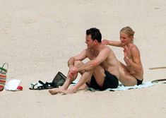 Голая грудь Камерон Диаз на пляже Сен-Барте фото #16