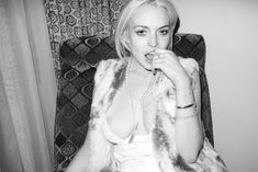 Линдси Лохан в эротической фотосессии Терри Ричардсона фото #6