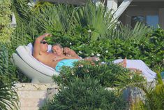 Голая грудь Хайди Клум на отдыхе в Сен-Барте фото #22