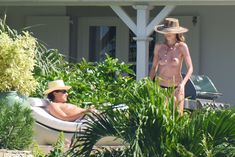 Голая грудь Хайди Клум на отдыхе в Сен-Барте фото #24