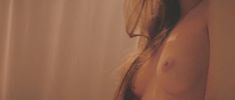 Голая грудь Анджелины Джоли в фильме «Киборг 2. Стеклянная тень» фото #2
