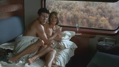 Бренда Бакки засветила голую грудь в фильме «В осаде 2. Темная территория» фото #2