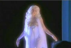 Голая грудь Брэнди Дэвис в сериале «Бухта страсти. Восходящие звезды» фото #2