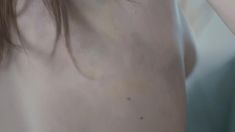 Голая грудь Джоди Комер в сериале «Тринадцать» фото #4