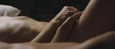 Полностью голая Елена Анайя в фильме «Комната в Риме» фото #15
