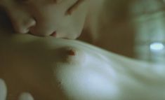 Полностью голая Ирен Жакоб в фильме «Двойная жизнь Вероники» фото #5
