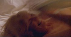 Келли МакГиллис показала голую грудь в фильме «Бэйб. Четвероногий малыш» фото #4