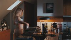 Лена Эндре показала голую грудь в фильме «Девушка, которая играла с огнём» фото #3