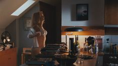 Лена Эндре показала голую грудь в фильме «Девушка, которая играла с огнём» фото #4