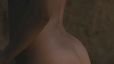 Абсолютно голая Лесли-Энн Брандт в сериале «Спартак. Кровь и песок» фото #6
