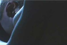Голая грудь Лизы Боне в фильме «Смертельная связь» фото #3