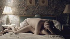 Голая Лиззи Каплан в сериале «Мастера секса» фото #33