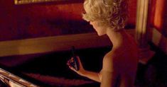 Аппетитная Линди Бут показала голые грудь и попу в фильме Century Hotel фото #9