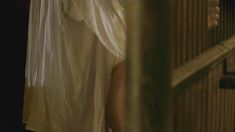 Голая Лора Хэддок в сериале «Демоны Да Винчи» фото #12