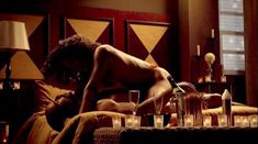 Голая Майя Гилберт в сериале «Секс-хроники» фото #3