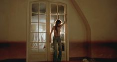 Абсолютно голая Мария Шнайдер в фильме «Последнее танго в Париже» фото #8