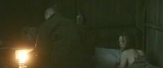 Голая грудь Мии Гот в фильме «Специалист по выживанию» фото #26