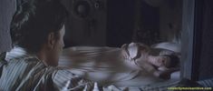 Сексуальная Мэри-Луиз Паркер показала голую грудь в фильме «Большой каньон» фото #1