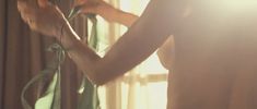 Наоми Уоттс засветила голую грудь в фильме «Невозможное» фото #1