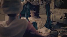 Натали Дормер засветила грудь в фильме «Скандальная леди У» фото #8