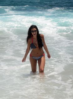 Ким Кардашьян на пляже Кабо-Сан-Лукас в Мексике фото #6
