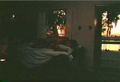 Голая грудь Наташи Грегсон Вагнер в фильме «Первая любовь, последние почести» фото #4