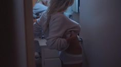 Памела Андерсон обнажила грудь в фильме «Подключённые» фото #3