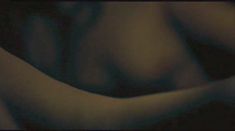 Сара Форестье засветила грудь в фильме «Несколько дней в сентябре» фото #2