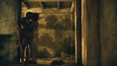 Абсолютно голая Синтия Аддай-Робинсон в сериале «Спартак. Кровь и песок» фото #7