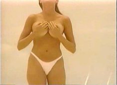 Красотка София Вергара оголила грудь и попу для Sofia Vergara Swimsuit Calendar Video фото #11
