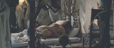 Голая Шарлотта Ле Бон в фильме «Большой злой волк» фото #5