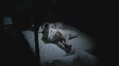 Голая Элизабет Дебики в сериале «Ночной администратор» фото #18