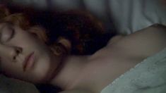 Голая Эми Мэнсон в сериале «Отчаянные романтики» фото #20
