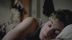 Голая Эмма Гринвелл в сериале «Бесстыдники» фото #32