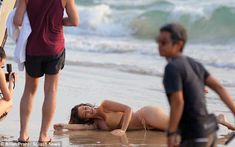 Большая попка Ким Кардашьян на фотосессии в Таиланде фото #7