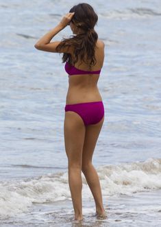 Горячая Селена Гомес в купальнике на пляже в Гавайях фото #32