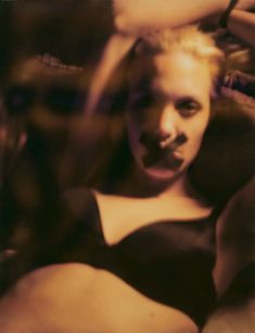 Молодая Анджелина Джоли в фотосессии Билли Боба фото #5