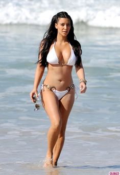 Красотка Ким Кардашьян отдыхает на пляже Пуэрто-Вальярта фото #2
