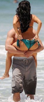 Красотка Ким Кардашьян отдыхает на пляже Пуэрто-Вальярта фото #15