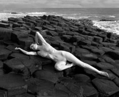 Полностью голая Джессика Харт в фотосессии Роба Перри фото #5