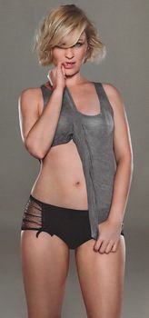 Горячая Джоанна Пейдж на эротических фото в журнале FHM фото #4