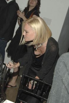 Голая грудь Кейт Босуорт на вечеринке в Нью-Йорке фото #4